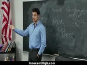 อาจารย์หล่อหนูเลยเงี่ยน ขอดูดควยอาจารย์ มีหรอจะพลาด อาจารย์หนุ่มโสดควักควยมาให้ดูดทันที